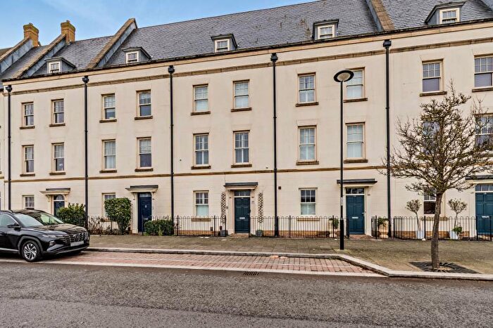 5 Bedroom Town House For Sale In High Street, Northampton, NN5