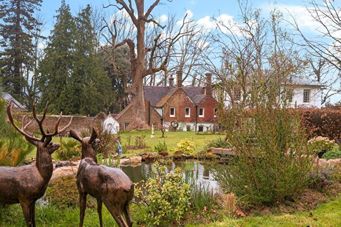 4 Bedroom Semi-detached House For Sale In The Hollow, Washington, RH20