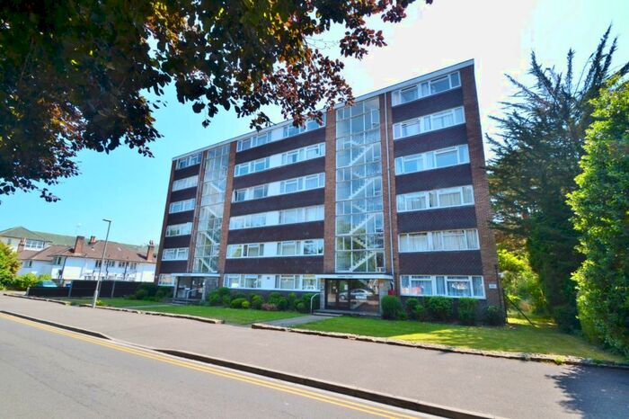 2 Bedroom Flat To Rent In Branksome, BH12