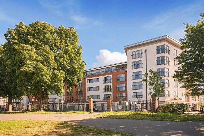 2 Bedroom Flat To Rent In Northfield Avenue, West Ealing, W13