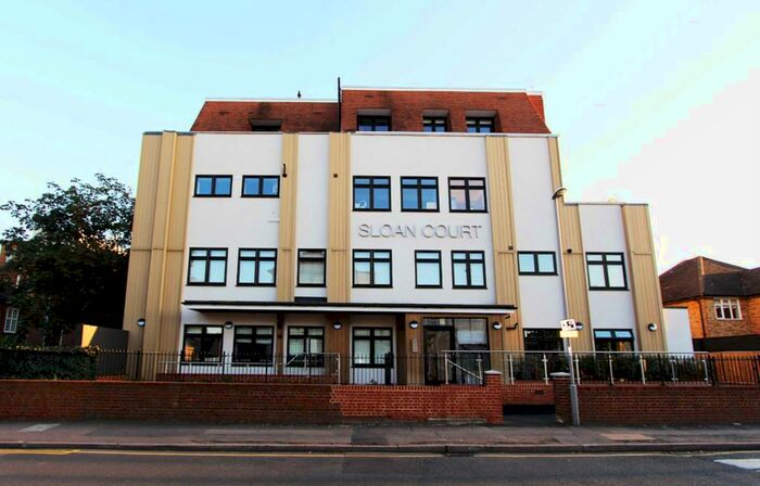 2 Bedroom Flat To Rent In Coombe Road, New Malden, KT3