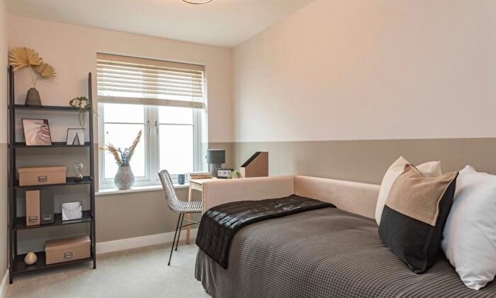 2 Bedroom Flat For Sale In Fontwell Meadows, Fontwell, BN18