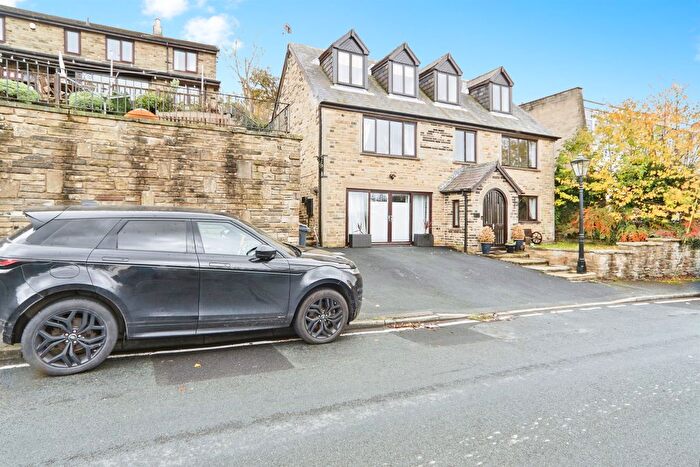 5 Bedroom Detached House For Sale In North Bank Road, Bingley, BD16