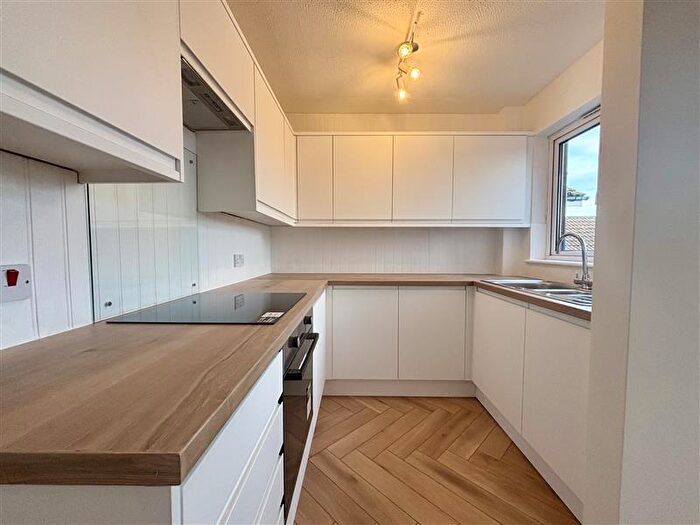 2 Bedroom Flat To Rent In Redwood Court, GL51