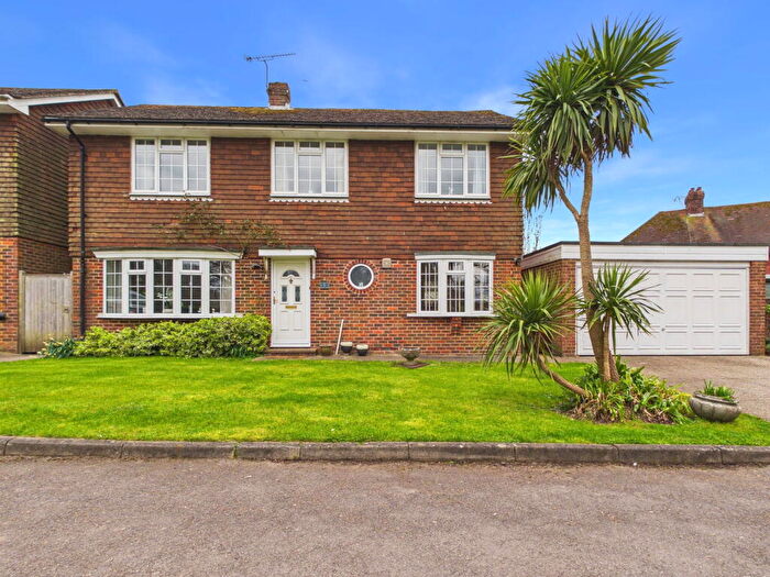 3 Bedroom Detached House For Sale In Church Close, Clapham, BN13