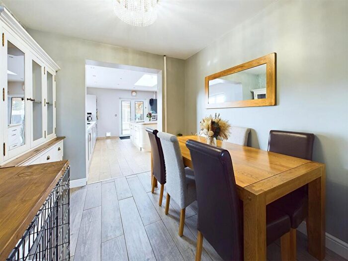 3 Bedroom End Of Terrace House For Sale In Sandyleaze, Longlevens, Gloucester, GL2