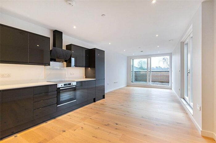 2 Bedroom Flat To Rent In Churchfield Road, Weybridge, Surrey, KT13