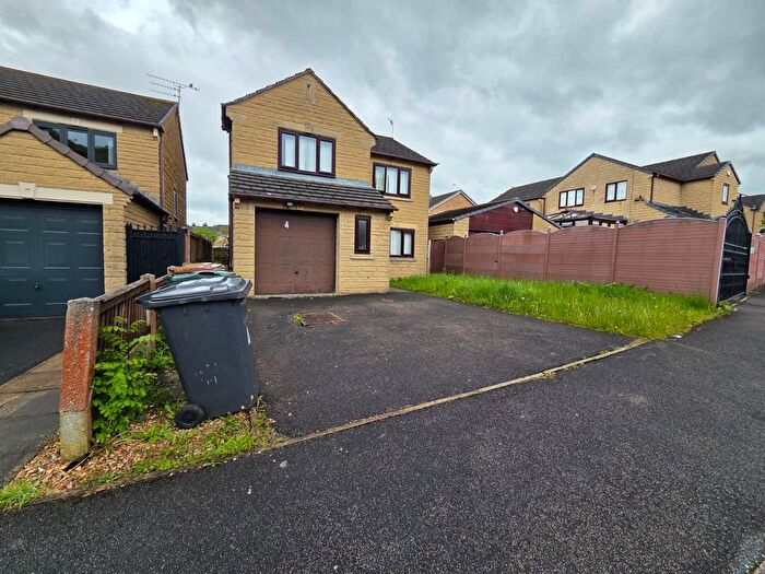 4 Bedroom Detached House For Sale In Brackenhill Drive, BD7