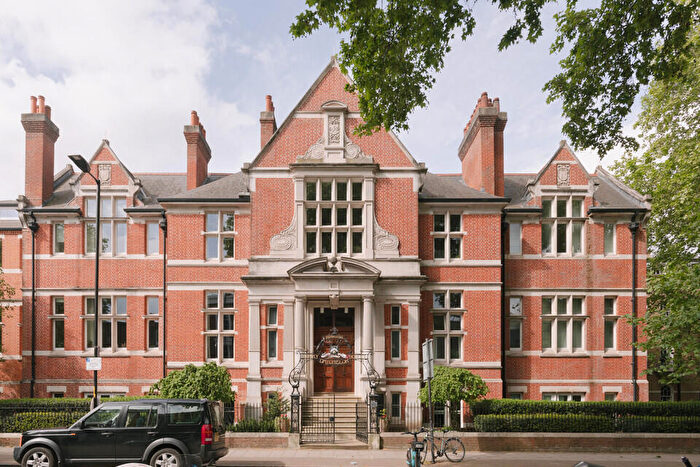 2 Bedroom Flat For Sale In Camberwell Grove, Camberwell, London, SE5