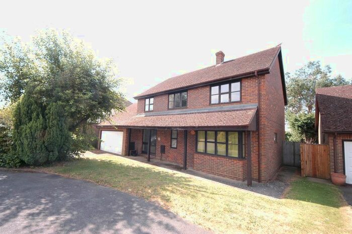 5 Bedroom Detached House To Rent In Cornflower Close, Weavering, Maidstone, ME14