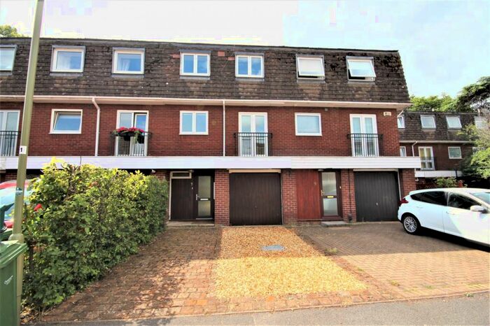 4 Bedroom House To Rent In Bailie Close, Abingdon, Oxfordshire, OX14