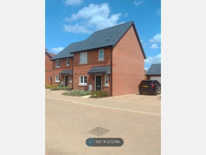 3 Bedroom Detached House To Rent In Flowercrofts, Henley-On-Thames, RG9