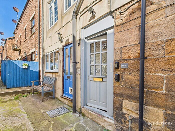 2 Bedroom Maisonette For Sale In Flowergate, Whitby, YO21