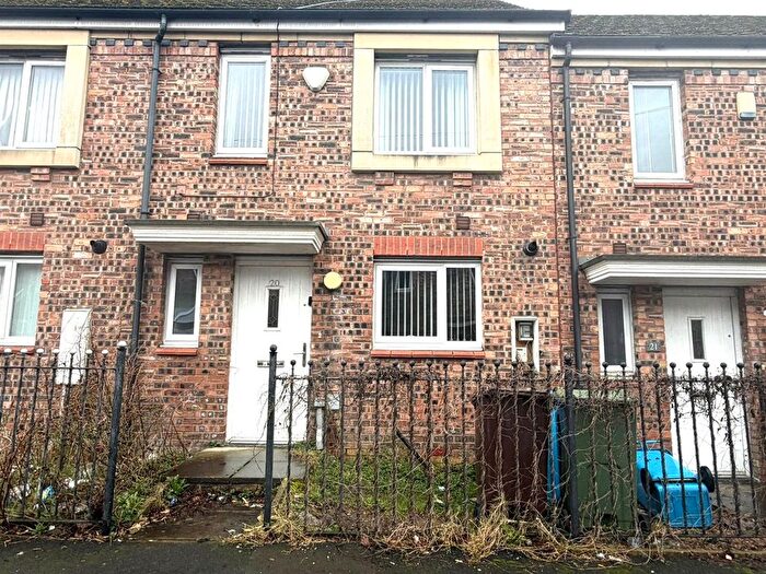 3 Bedroom Detached House For Sale In Barmouth Walk, Oldham, OL8