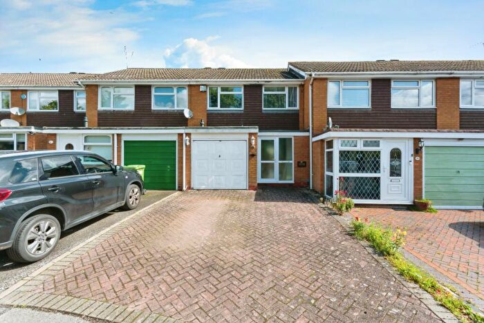3 Bedroom Terraced House For Sale In Sansome Rise, Shirley, Solihull, B90