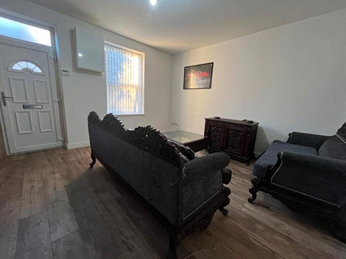 2 Bedroom House To Rent In Ashton Avenue, Leeds, LS8
