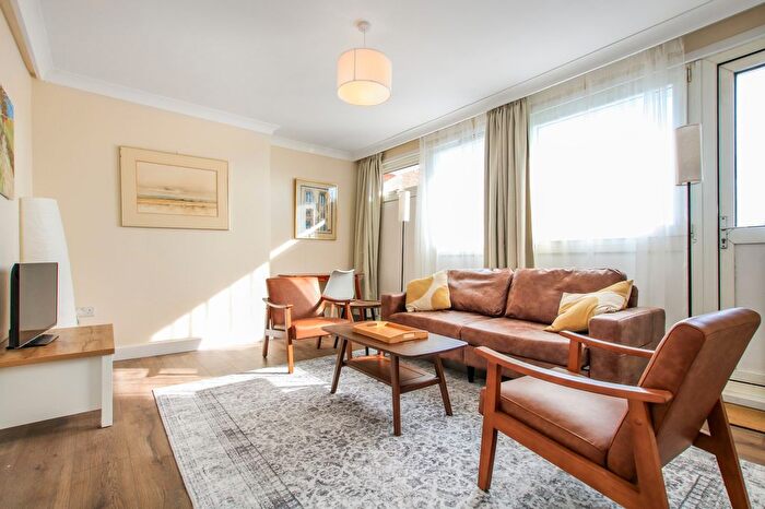 3 Bedroom Terraced House To Rent In Caithness House, London, London, London, N1