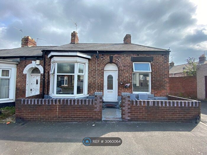 3 Bedroom Bungalow To Rent In Hendon Valley Road, Sunderland, SR2