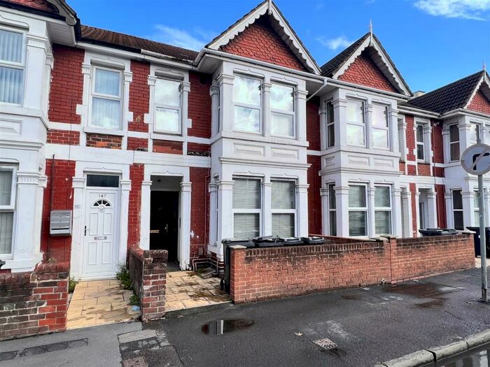 1 Bedroom Flat To Rent In County Road, Swindon, SN1