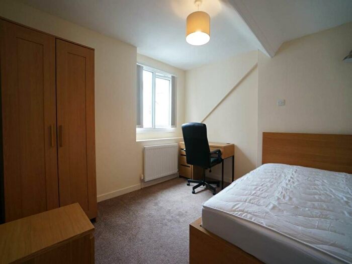 2 Bedroom Apartment To Rent In Sackville Terrace, Bangor, LL57