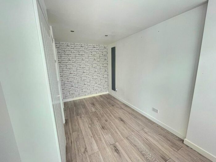 4 Bedroom Terraced House To Rent In Yewlands Drive, High Street, Hoddesdon, EN11