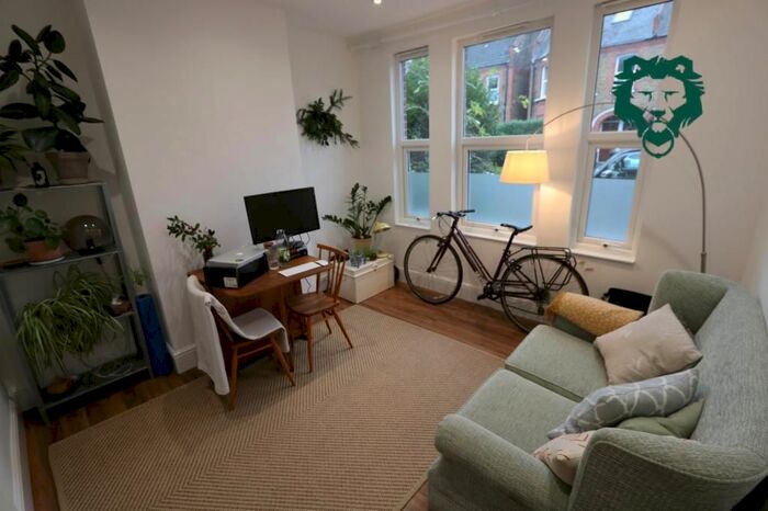 2 Bedroom Flat To Rent In Hitcham Road, London, E17
