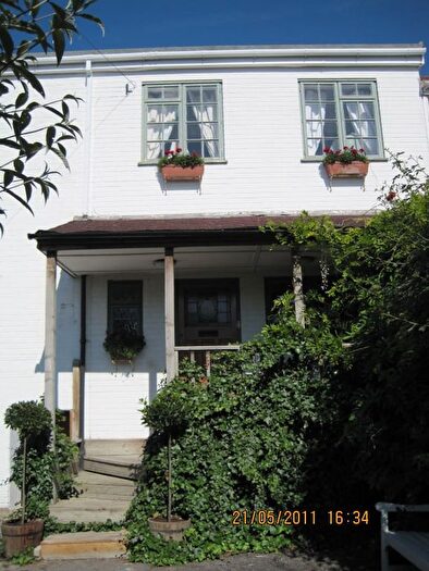 3 Bedroom Semi-Detached House For Sale In Bundys Way, Staines-Upon-Thames, TW18