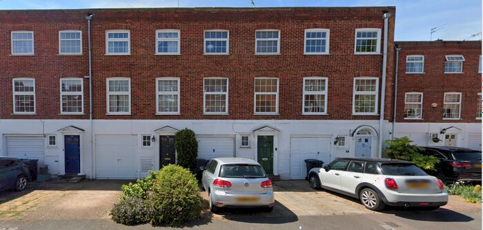 4 Bedroom Terraced House To Rent In Blenheim Gardens, Kingston Upon Thames, KT2