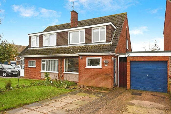 3 Bedroom Semi Detached House For Sale In The Mead, Lincoln, LN6