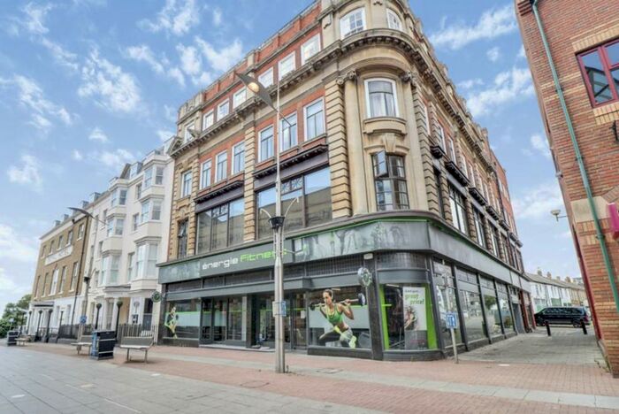 2 Bedroom Apartment To Rent In Royal Mews, Southend-On-Sea, SS1