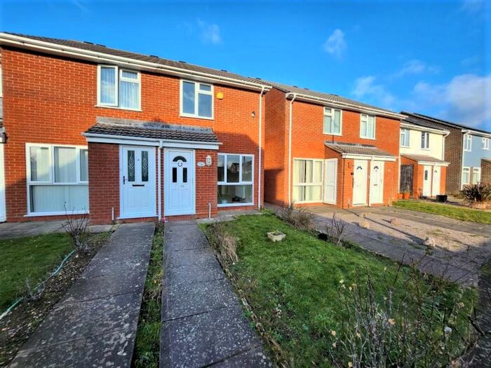 2 Bedroom Semi-Detached House To Rent In Rosemary Walk, Lee-on-the-Solent, PO13