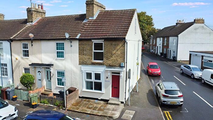 1 Bedroom Apartment To Rent In Thornhill Place, Maidstone, ME14