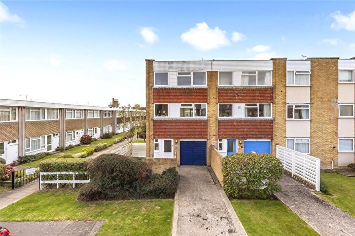 3 Bedroom End Of Terrace House For Sale In Fittleworth Garden, Rustington, Littlehampton, West Sussex, BN16