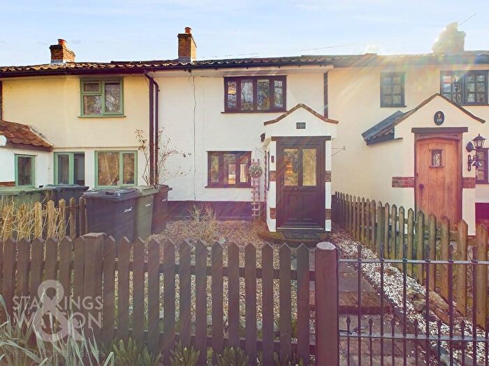 2 Bedroom Cottage For Sale In Norwich Road, Tacolneston, Norwich, Norfolk, NR16
