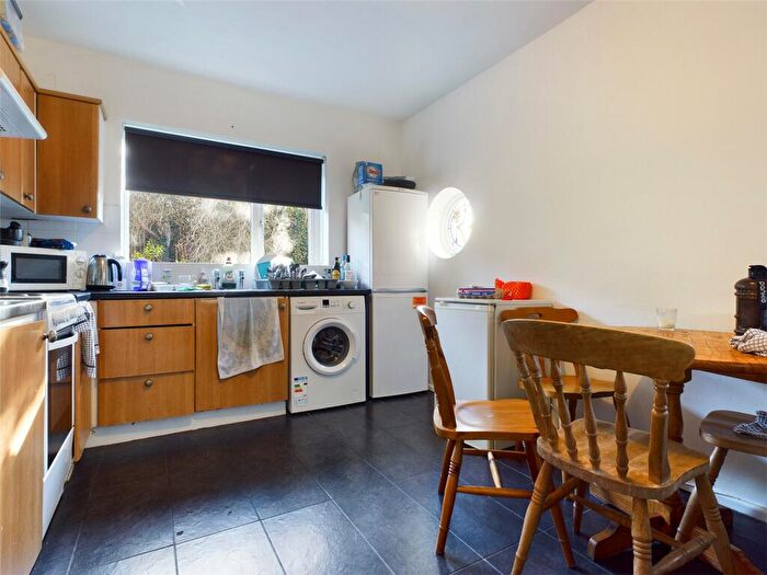 5 Bedroom Semi-Detached House To Rent In Nyetimber Hill, Brighton, BN2