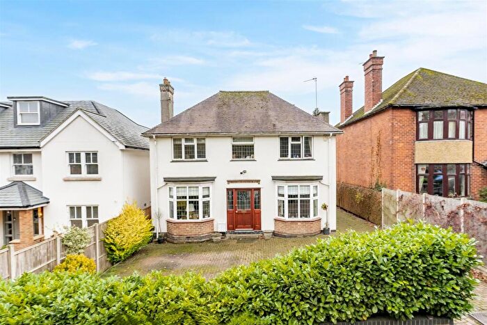 5 Bedroom Detached House For Sale In Northampton Road, Kettering, NN15