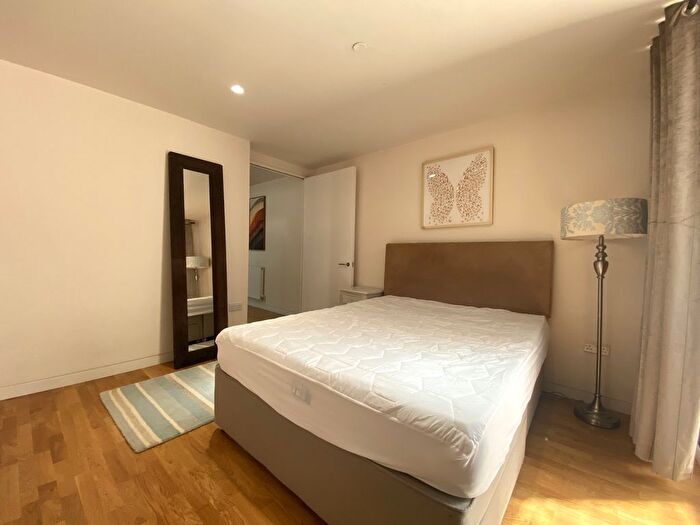 4 Bedroom Town House To Rent In Southern Street, Castlefield, Manchester, M3