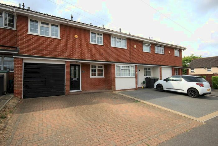 3 Bedroom Property To Rent In The Ridgeway, Flitwick, MK45
