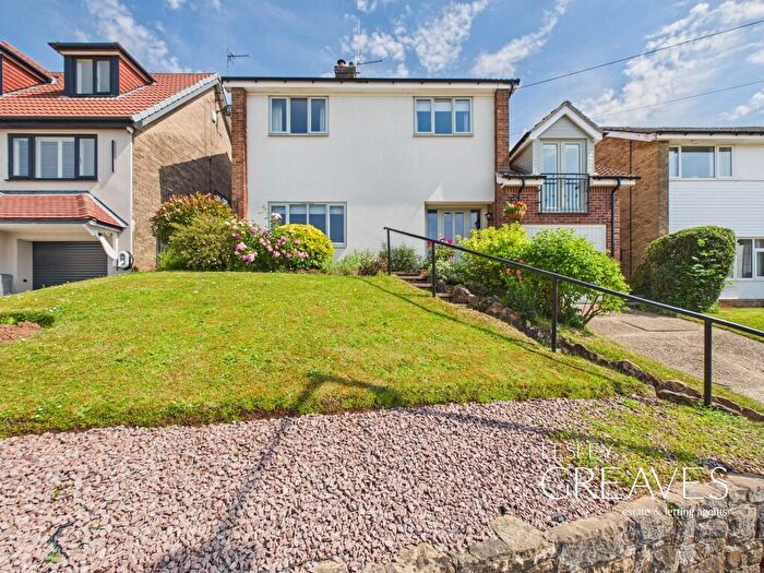 4 Bedroom Detached House For Sale In Maple Drive, Gedling, Nottingham, NG4