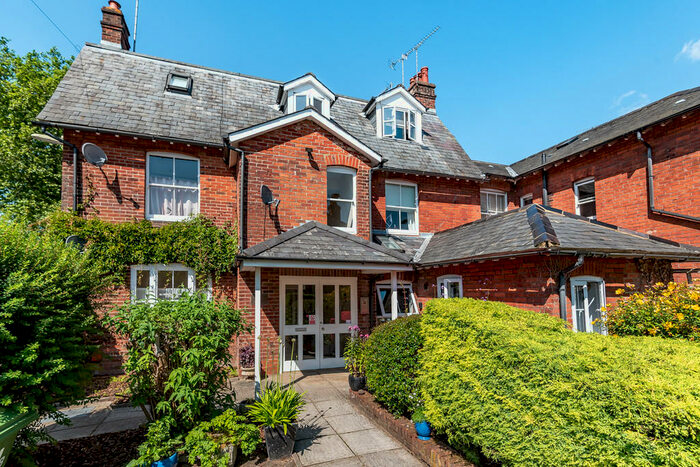 1 Bedroom Ground Flat To Rent In North Walls, Winchester, SO23