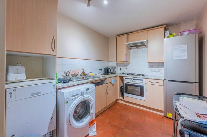 2 Bedroom Flat For Sale In Westferry Road, Isle Of Dogs, London, E14