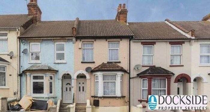 3 Bedroom Detached House To Rent In Pagitt Street, Chatham, ME4
