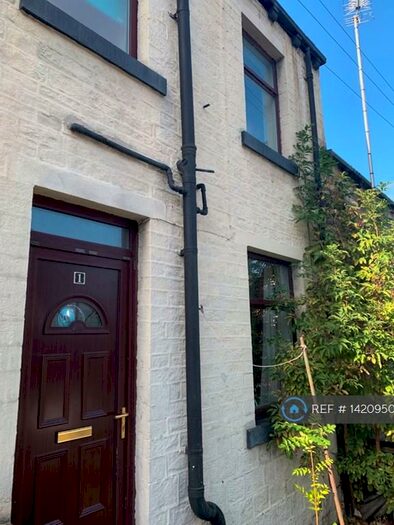 2 Bedroom Terraced House To Rent In Beaumont Avenue, Huddersfield, HD5