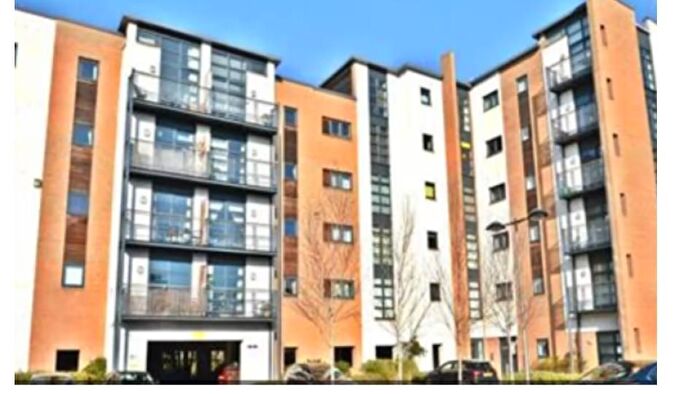 2 Bedroom Flat For Sale In Altrincham Road, Manchester, M22