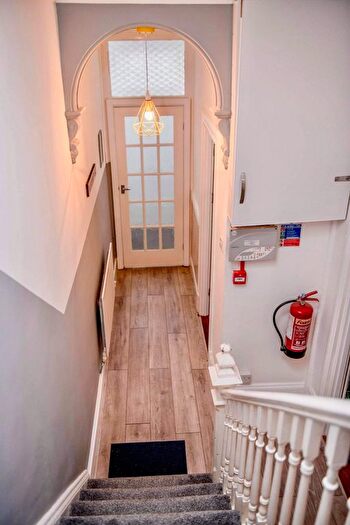 5 Bedroom Terraced House To Rent In St. Helens Avenue, Swansea, SA1