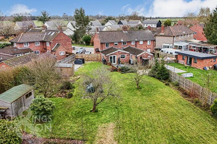 3 Bedroom Semi-Detached House For Sale In Rosebery Road, Great Plumstead, Norwich, NR13