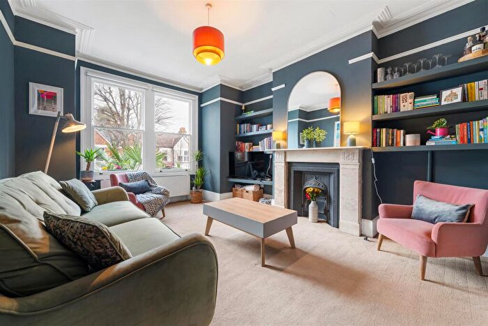 3 Bedroom Maisonette For Sale In Samos Road, Anerley, London, SE20