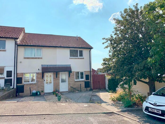 2 Bedroom Property To Rent In Glenbrook Drive, Barry CF63