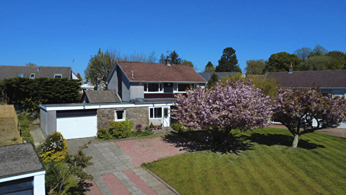 4 Bedroom Detached House For Sale In Hawick Avenue, Paisley, PA2