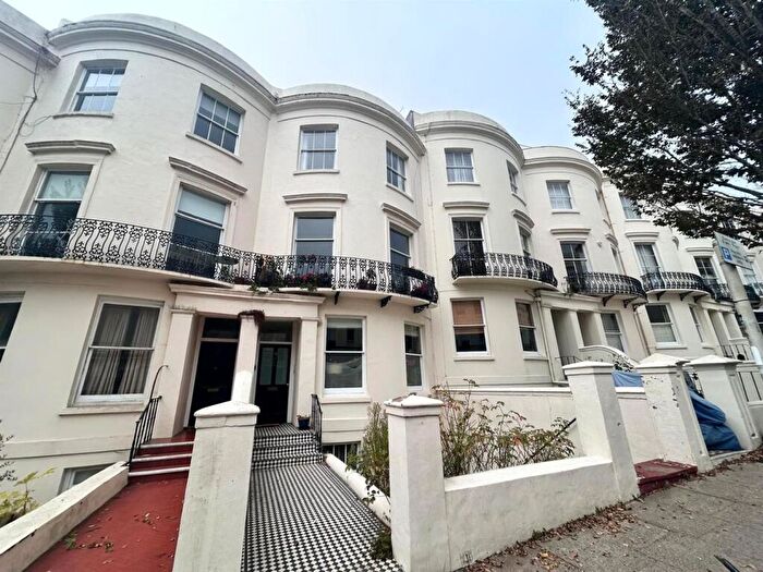 2 Bedroom Apartment For Sale In Lansdowne Place, Hove, BN3